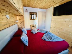 Łóżko lub łóżka w pokoju w obiekcie Home, sweet home