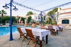 Bazén v ubytování Marphe Hotel nebo v jeho okolí