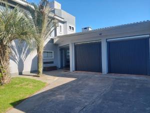 El edificio en el que está la casa vacacional