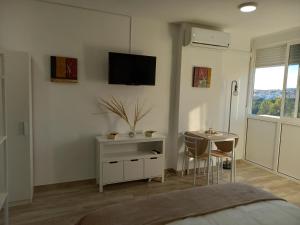 Μια τηλεόραση ή/και κέντρο ψυχαγωγίας στο Estudio coqueto las naciones