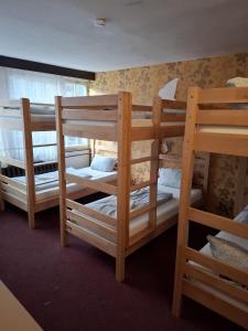 Rúm í herbergi á Ferienheim Sorgenfrei