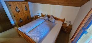 Postel nebo postele na pokoji v ubytování Pension Edi