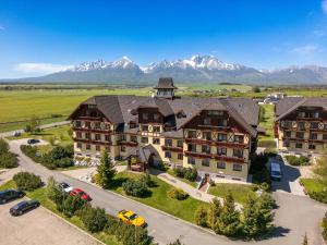 an aerial view of a resort with mountains in the background at Apartman Lomnica Tatry view C13 in Veľká Lomnica