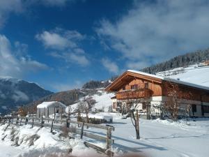 Apartment in Kaunerberg near Ski Resort v zime