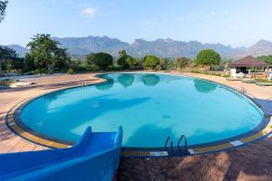 Bazén v ubytování Pung-Waan Resort nebo v jeho okolí + 21 fotografií