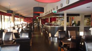 Restaurace v ubytování Värdshuset Stopet