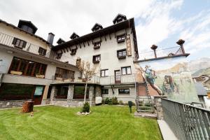 Gallery image of Hotel Villa de Torla in Torla