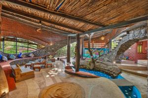 Πισίνα στο ή κοντά στο Saffronstays Terracotta Trails