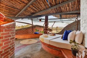 Μπαλκόνι ή βεράντα στο Saffronstays Terracotta Trails