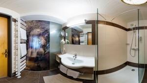 Koupelna v ubytování Hotel-Pension Egger