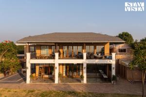 Το κτήριο όπου στεγάζεται  η βίλα