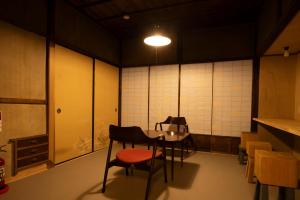 Posezení v ubytování Guesthouse Hatagoya sato 旅籠屋さとう