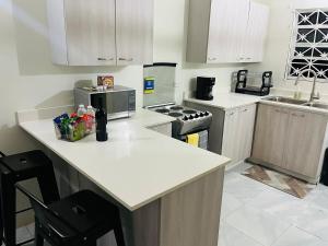 Foto sihtkohas Discovery Bay asuva majutusasutuse Suite Escape to Camelot Village galeriist