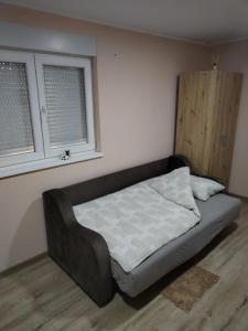 A bed or beds in a room at Studio Lejla