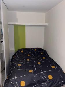 Posteľ alebo postele v izbe v ubytovaní RESIDENCE Miranda