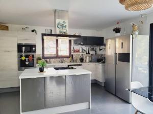 Köök või kööginurk majutusasutuses Maison avec vue sur forêt