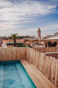Bazén v ubytování Nobu Hotel Marrakech nebo v jeho okolí