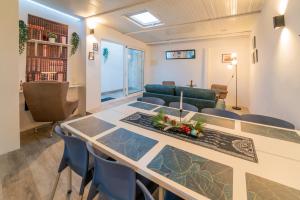 Φωτογραφία από το άλμπουμ του Blockbuster Suites σε Vila Nova de Gaia