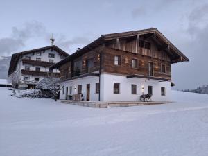 Riedhof-Zuahaus v zime