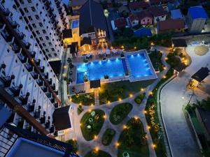 Sundlaugin á C&W Royal Oceancrest Mactan eða í nágrenninu