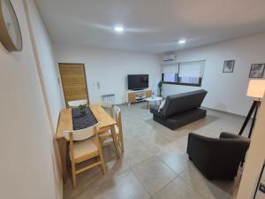 TV a/nebo společenská místnost v ubytování Departamento entero Nuevo en Mendoza
