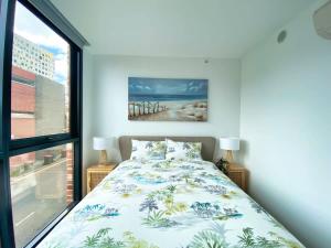 Postel nebo postele na pokoji v ubytování Modern 2BR Apt in Adelaide CBD with Pool-Gym-BBQ