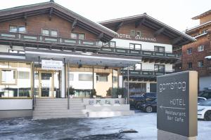 Budynek, w którym mieści się hotel