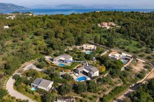 Naturlandskabet i nærheden af villaen