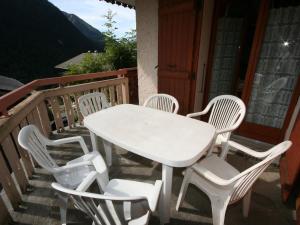 Balkón nebo terasa v ubytování Appartement 3 pièces avec parking et WIFI, proche télécabine à Châtel - FR-1-676-128