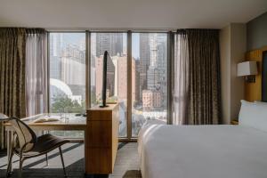 Postel nebo postele na pokoji v ubytování World Center Hotel