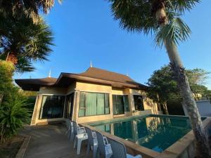 Bazén v ubytování Natural Home Oscar villa nebo v jeho okolí