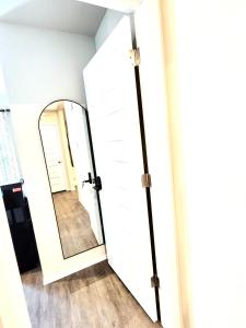 Gallery image of A luxuriously furnished private room in a brand new home in Broken Arrow