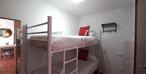 Postel nebo postele na pokoji v ubytování Bed and Snow Ski Zona Media