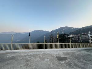 Nespecifikovaný výhled na hory nebo výhled na hory při pohledu z hotelu
