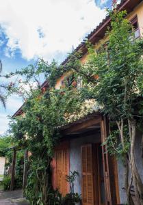 Το κτήριο όπου στεγάζεται  το διαμέρισμα