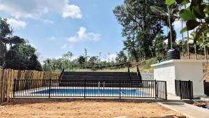 Bazén v ubytování Perya Hills nebo v jeho okolí + 13 fotografií