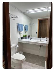 Ένα μπάνιο στο Flat Privativo Hotel GO INN