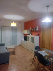 Kuchyň nebo kuchyňský kout v ubytování Relaxing Beach Apartment in Fuengirola Parking