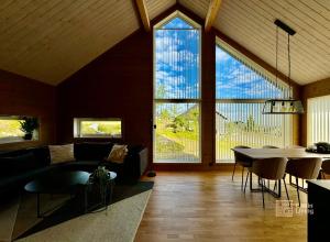 Posezení v ubytování Cozy cabin on Sjusjølia by the trail network sauna