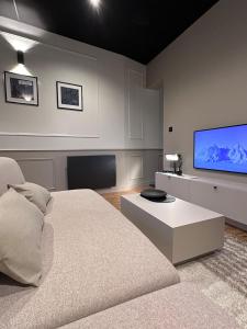 Μια τηλεόραση ή/και κέντρο ψυχαγωγίας στο Suite Junior +16 φωτογραφίες