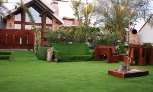 Taman di luar Villa Cuenca