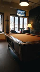 Piljardilaud majutusasutuses Adventure Hotel