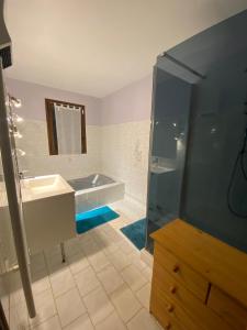 A bathroom at GITE CLARIMOR