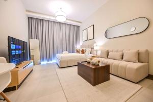 Televisor o centre d'entreteniment de Luxurious Studio with Bay View in Sol Bay