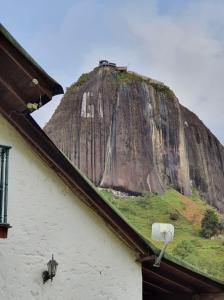 En generel udsigt til bjerge eller udsigt til bjerge taget fra feriehuset
