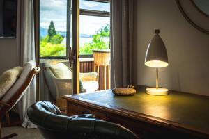 Predel za sedenje v nastanitvi Highfield on High - 50m to the Redwoods Forest with Spa Pool