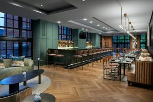 Restaurace v ubytování The Ritz-Carlton Georgetown, Washington, D.C.