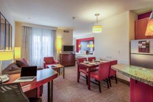 Posezení v ubytování Residence Inn Prescott