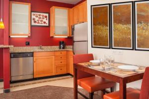 Kuchyň nebo kuchyňský kout v ubytování Residence Inn Prescott