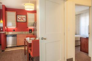 Kuchyň nebo kuchyňský kout v ubytování Residence Inn Prescott